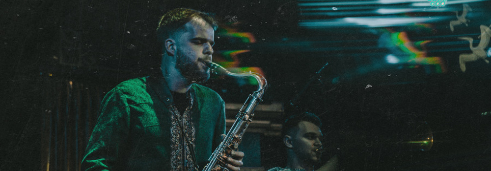 © Jerry & The Pelican System © Jerry & The Pelican System